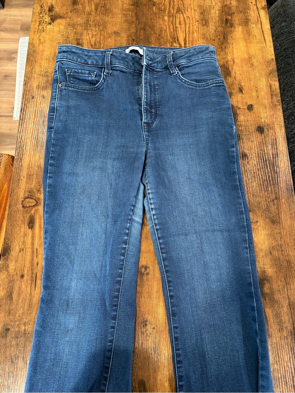Classic Women's Dark Blue Stretch Jeans